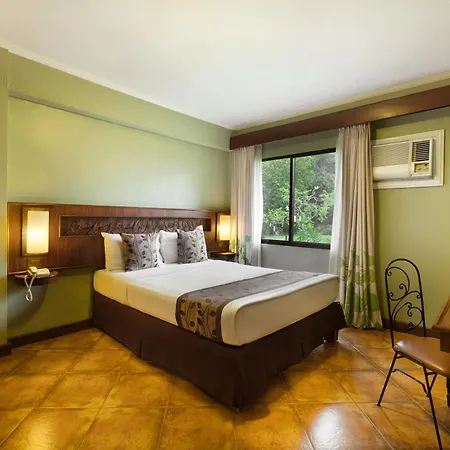 Montebello Villa Hotel Cebu Exterior photo